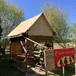 مكان تخييم Syl-vallee Western Village *