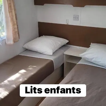 אתר קמפינג Syl-vallee Western Village *